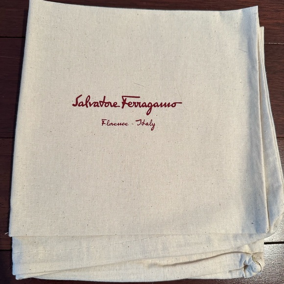 Salvatore Ferragamo Rilly Black Patent Leather Heels - size 6 - Picture 8 of 9